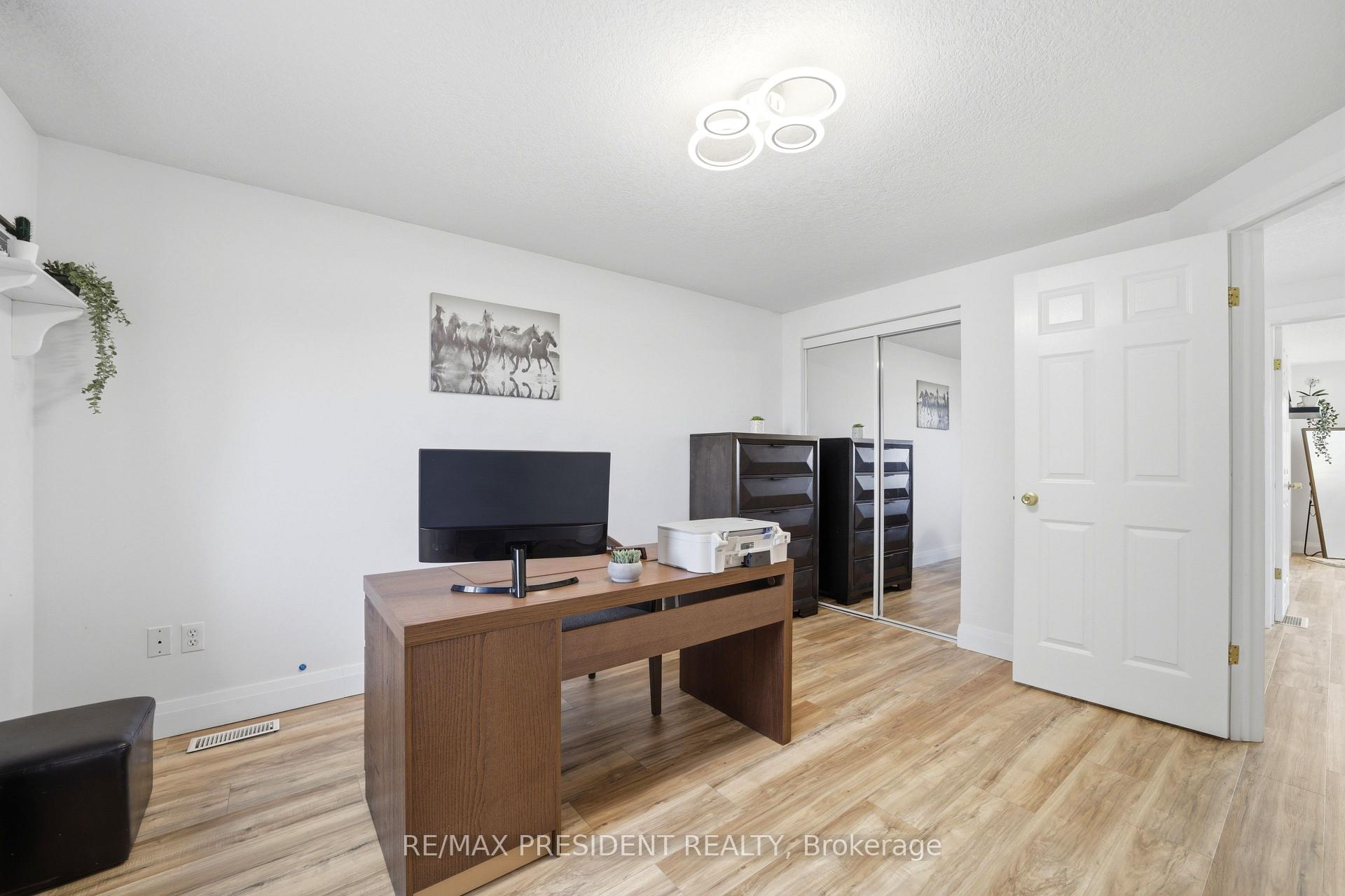 Photo 28 of 60 Steepleridge Street, Kitchener, Doon South — HOMEH