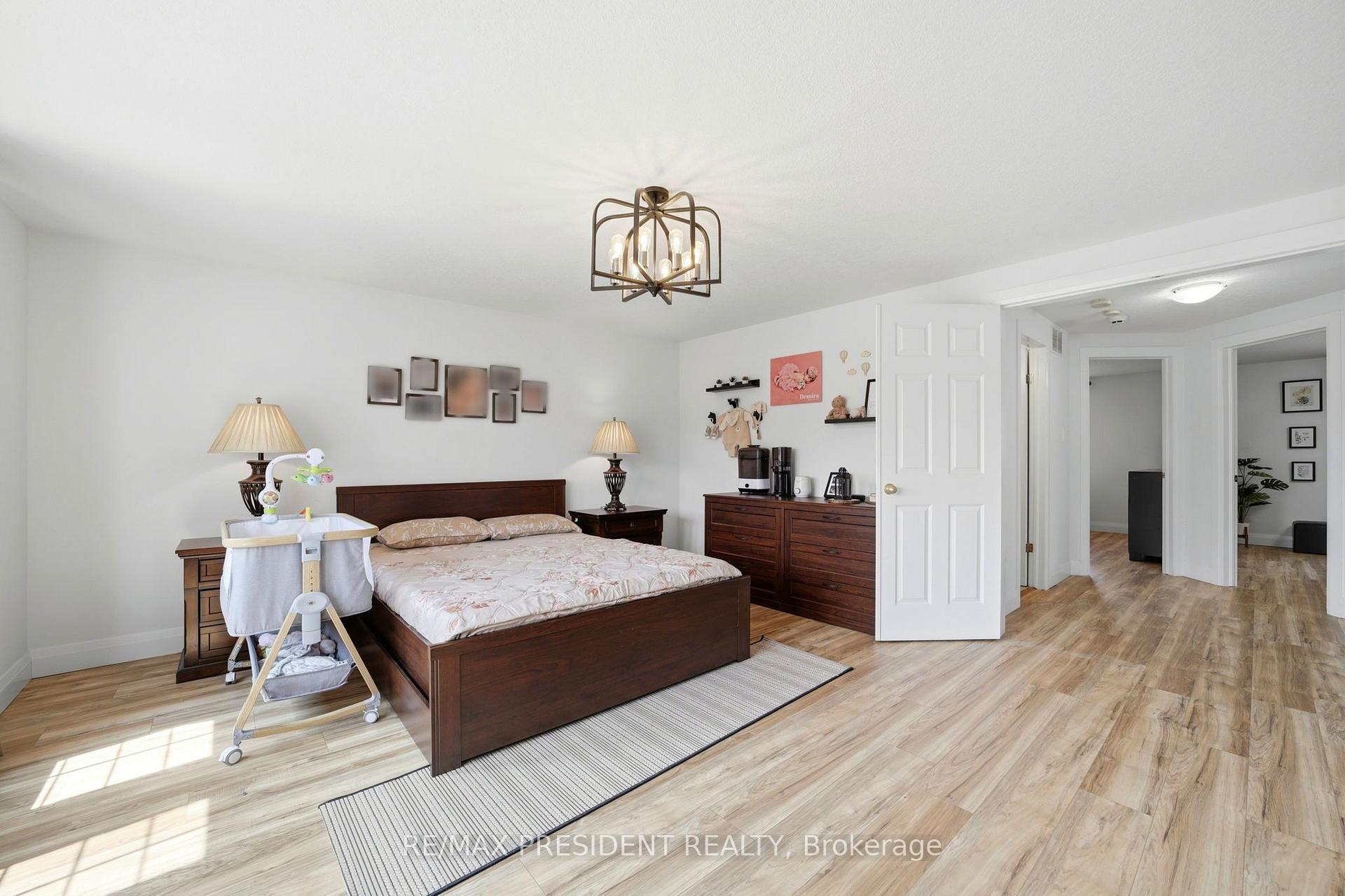 Photo 21 of 60 Steepleridge Street, Kitchener, Doon South — HOMEH