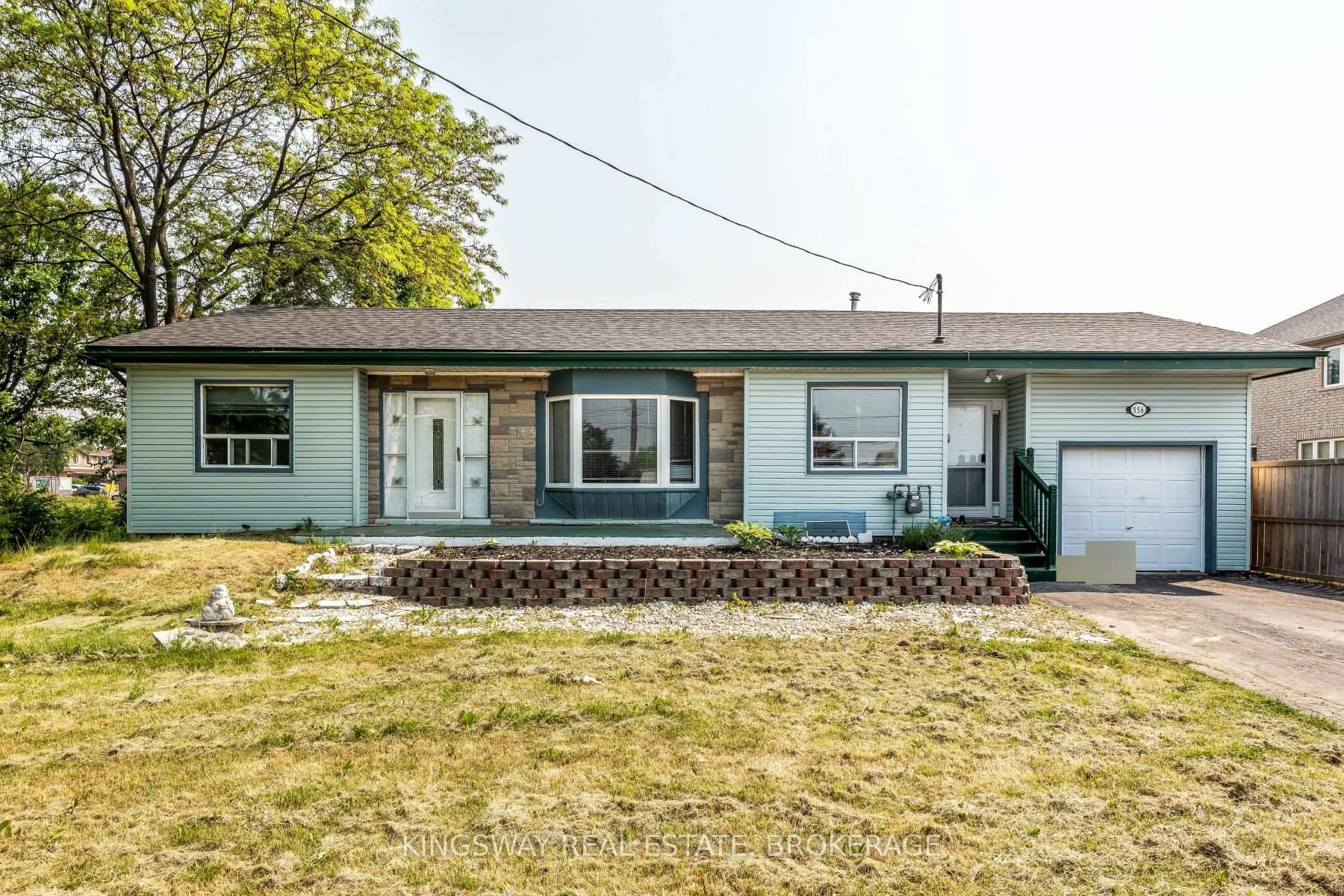 Photo 2 of 556 Barton Street E, Hamilton, Gibson — HOMEH