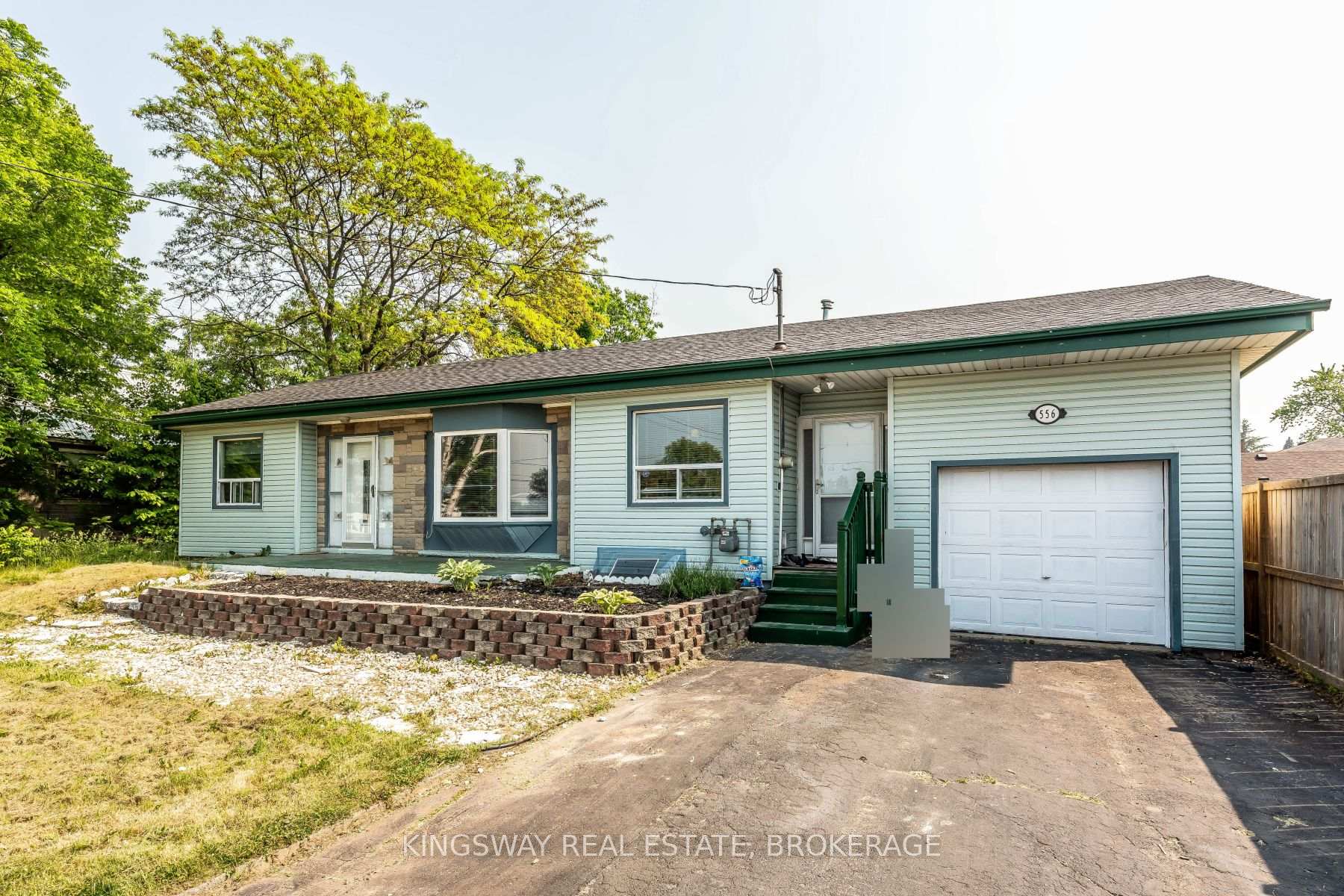 Photo 3 of 556 Barton Street E, Hamilton, Gibson — HOMEH