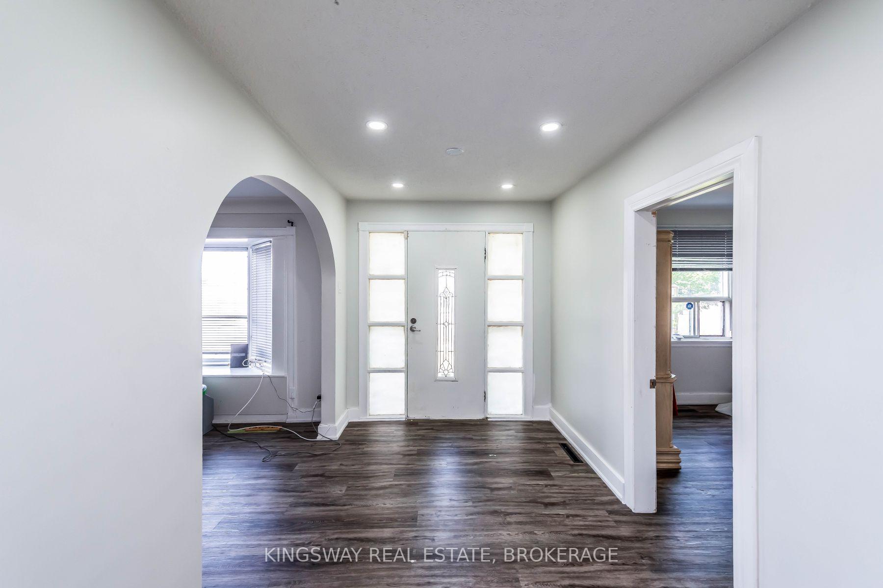 Photo 4 of 556 Barton Street E, Hamilton, Gibson — HOMEH
