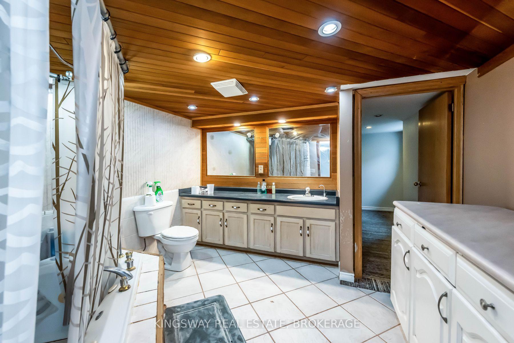 Photo 30 of 556 Barton Street E, Hamilton, Gibson — HOMEH