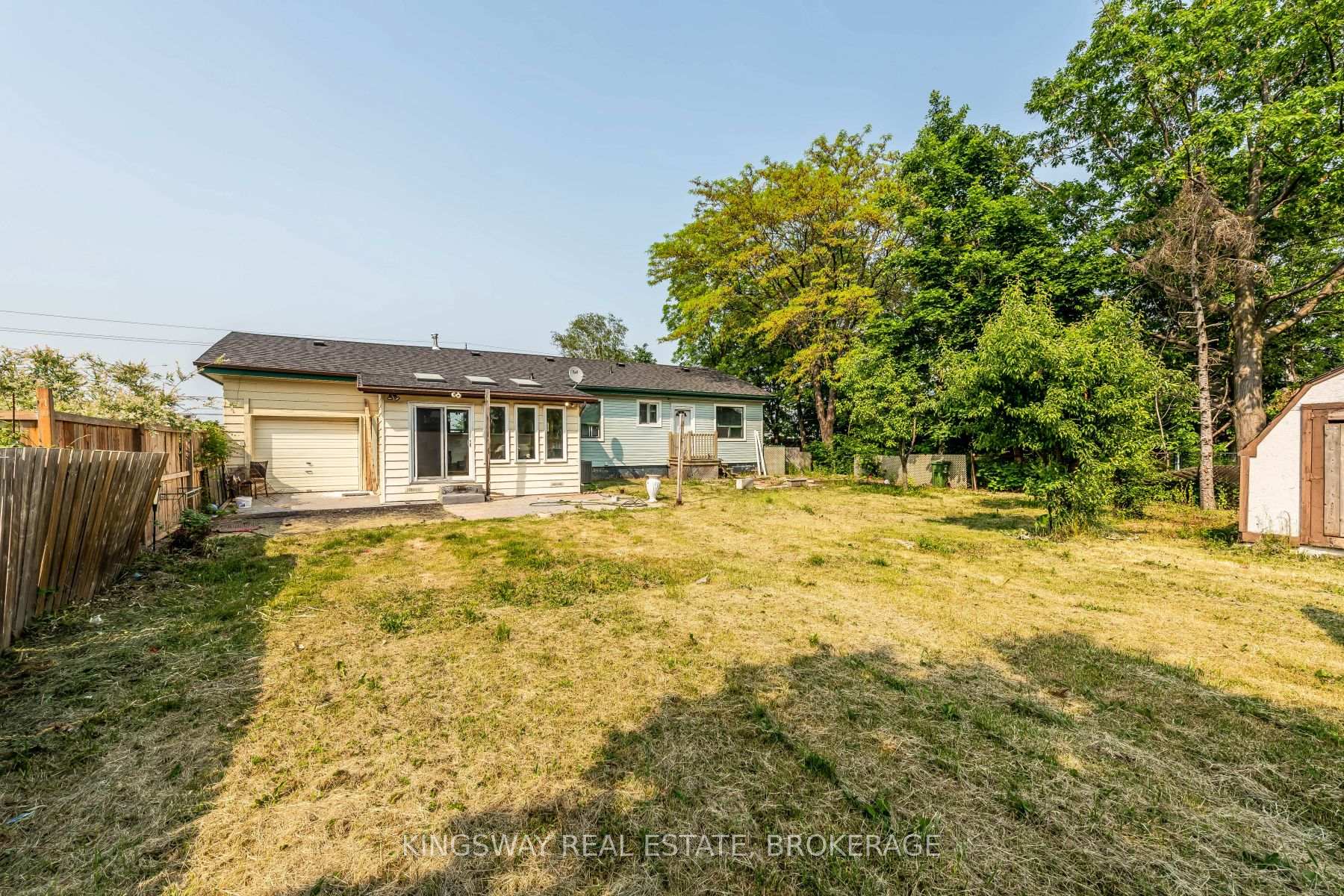 Photo 32 of 556 Barton Street E, Hamilton, Gibson — HOMEH