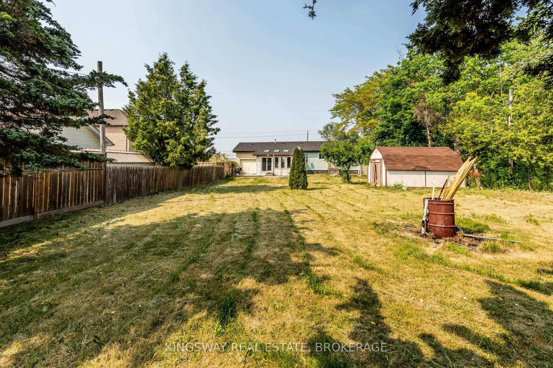 Photo 33 of 556 Barton Street E, Hamilton, Gibson — HOMEH
