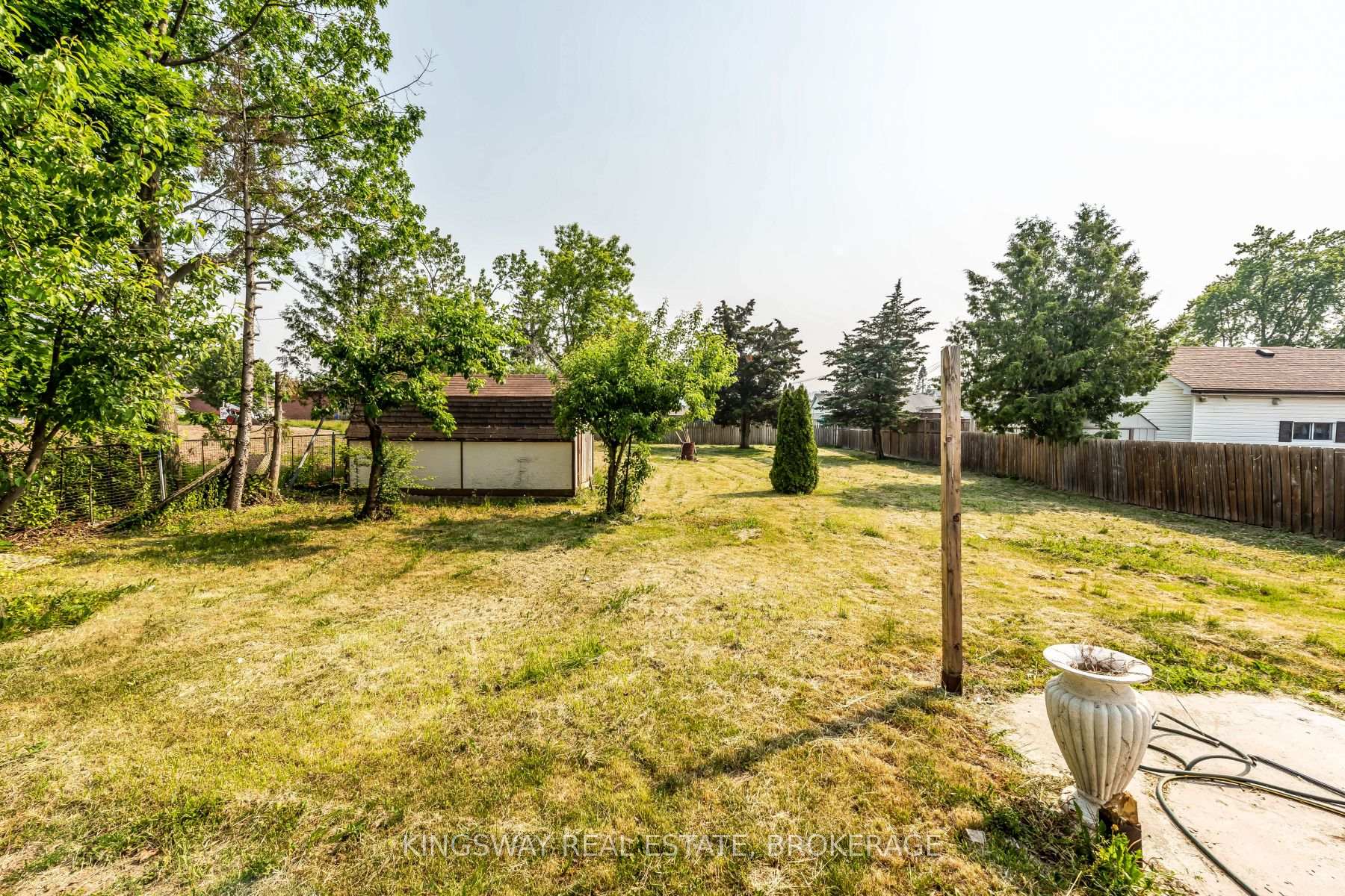 Photo 35 of 556 Barton Street E, Hamilton, Gibson — HOMEH