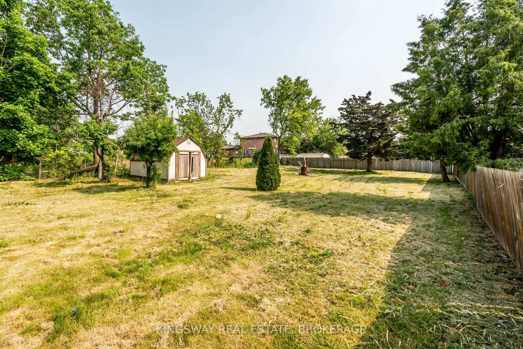Photo 36 of 556 Barton Street E, Hamilton, Gibson — HOMEH