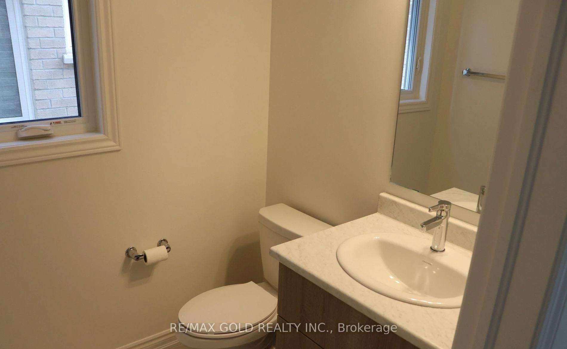 Photo 4 of 147 Shepherd Drive, Barrie, Rural Barrie Southeast — HOMEH