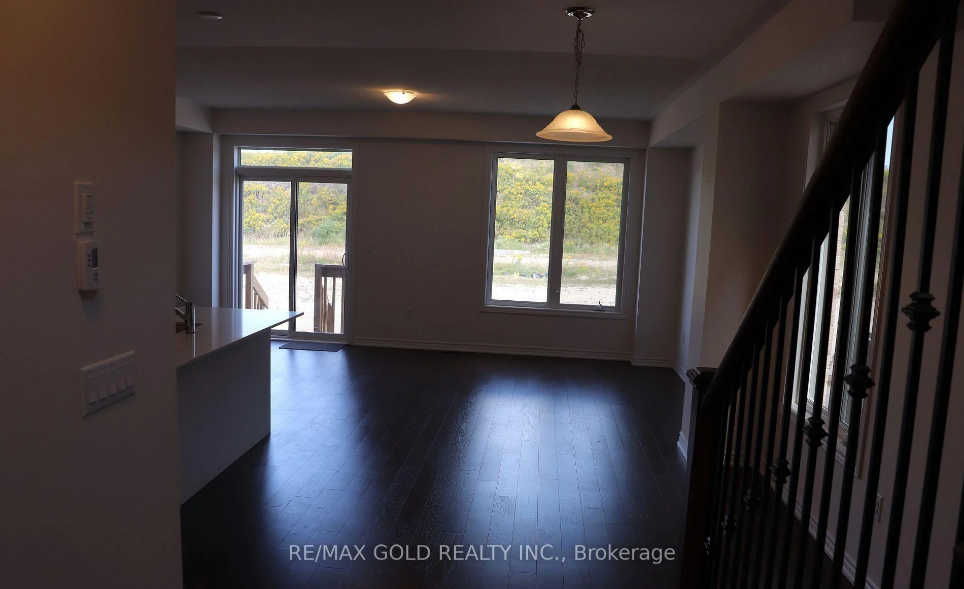 Photo 9 of 147 Shepherd Drive, Barrie, Rural Barrie Southeast — HOMEH