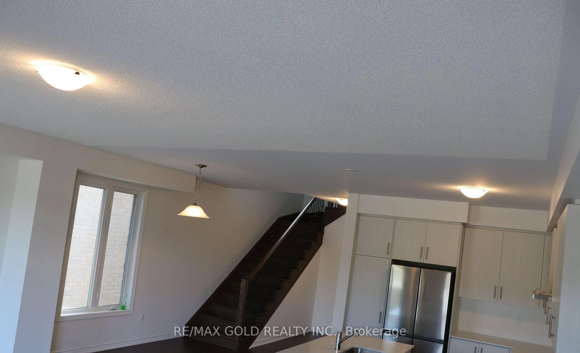 Photo 10 of 147 Shepherd Drive, Barrie, Rural Barrie Southeast — HOMEH