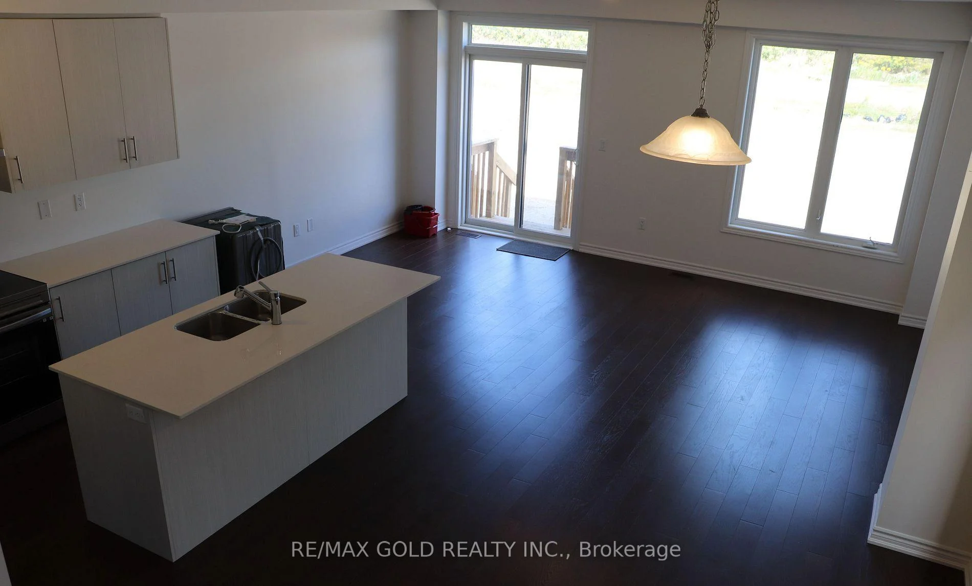 Photo 11 of 147 Shepherd Drive, Barrie, Rural Barrie Southeast — HOMEH