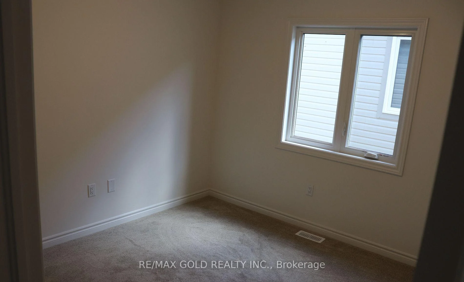 Photo 14 of 147 Shepherd Drive, Barrie, Rural Barrie Southeast — HOMEH