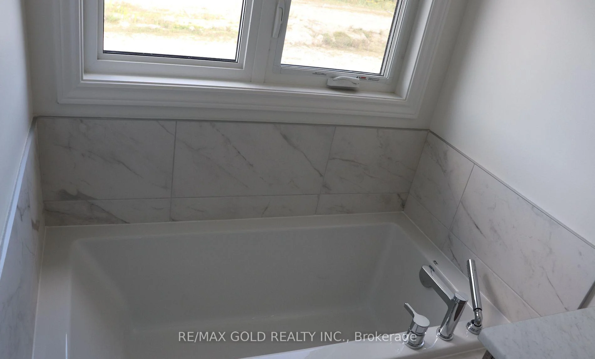 Photo 27 of 147 Shepherd Drive, Barrie, Rural Barrie Southeast — HOMEH