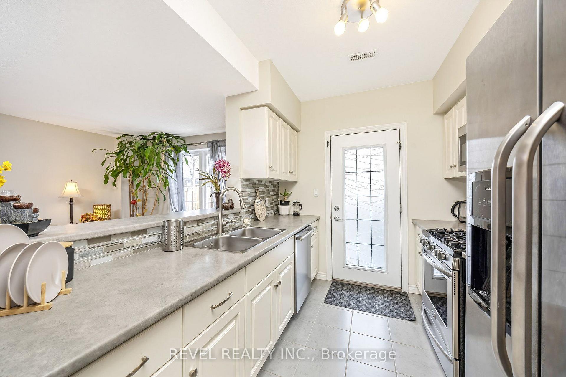 Photo 14 of 19B Guthrie Lane, Guelph/Eramosa, Rockwood — HOMEH
