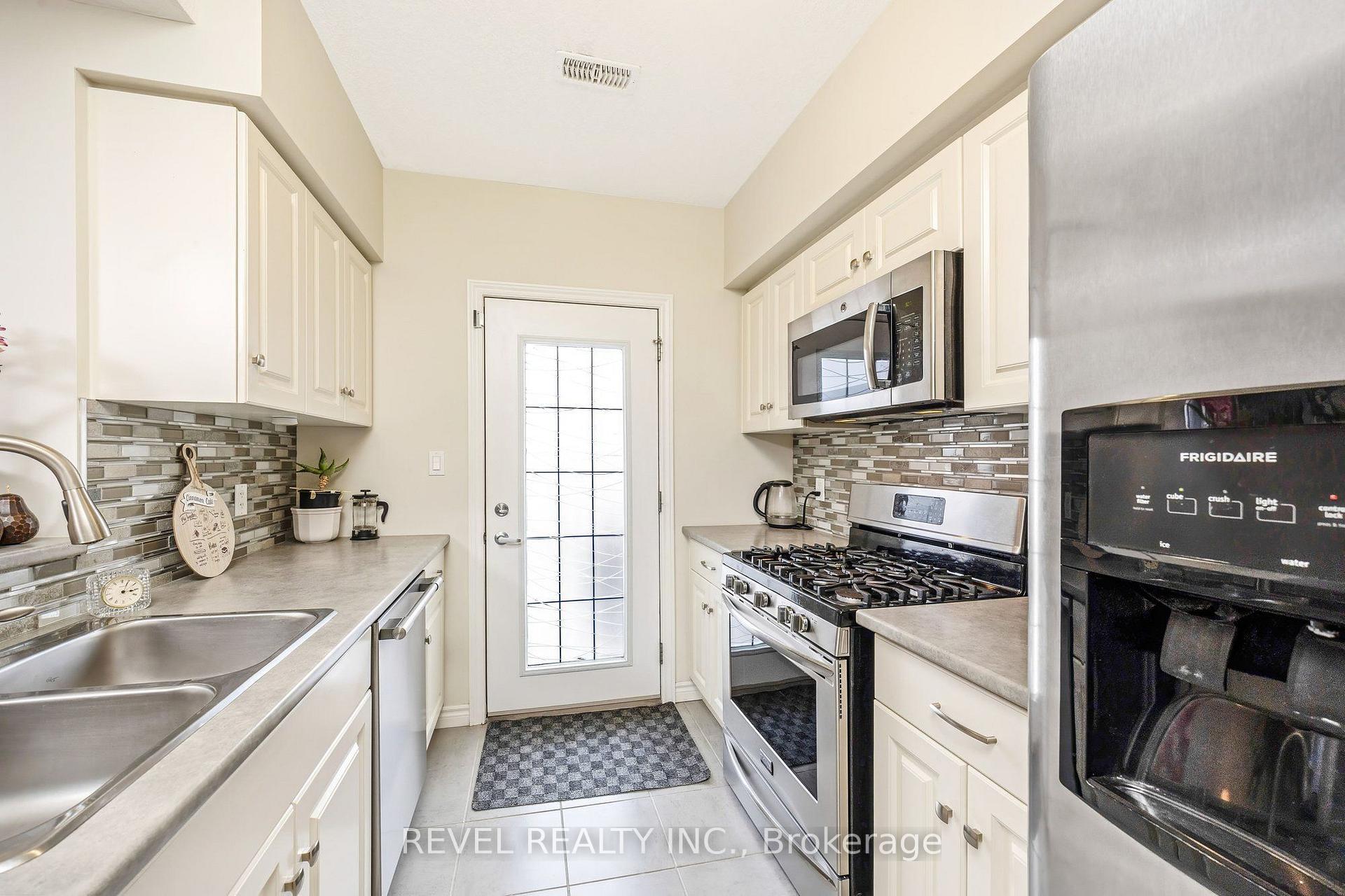 Photo 15 of 19B Guthrie Lane, Guelph/Eramosa, Rockwood — HOMEH