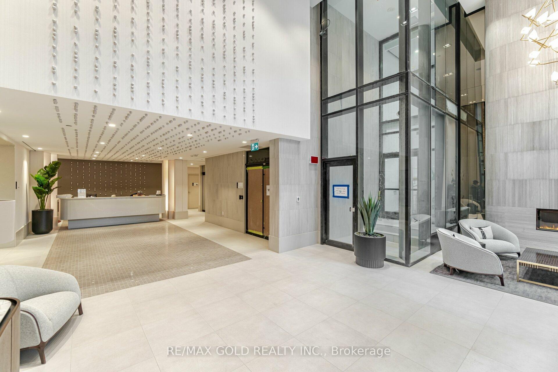 Photo 3 of Unit 216, 2020 Bathurst Street, Toronto, Humewood-Cedarvale — HOMEH