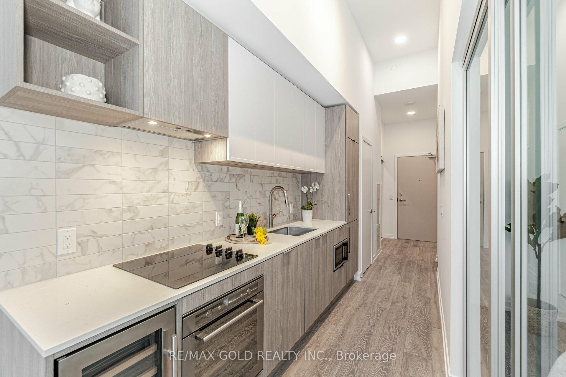 Photo 8 of Unit 216, 2020 Bathurst Street, Toronto, Humewood-Cedarvale — HOMEH
