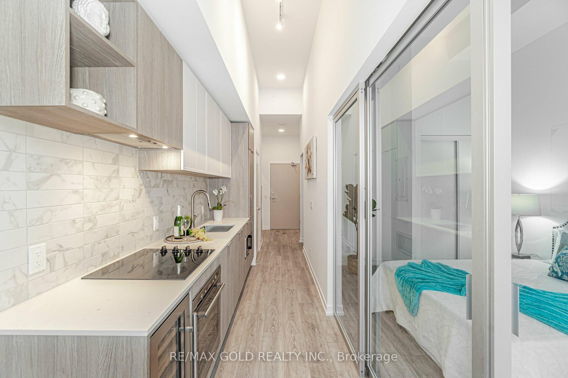 Photo 11 of Unit 216, 2020 Bathurst Street, Toronto, Humewood-Cedarvale — HOMEH