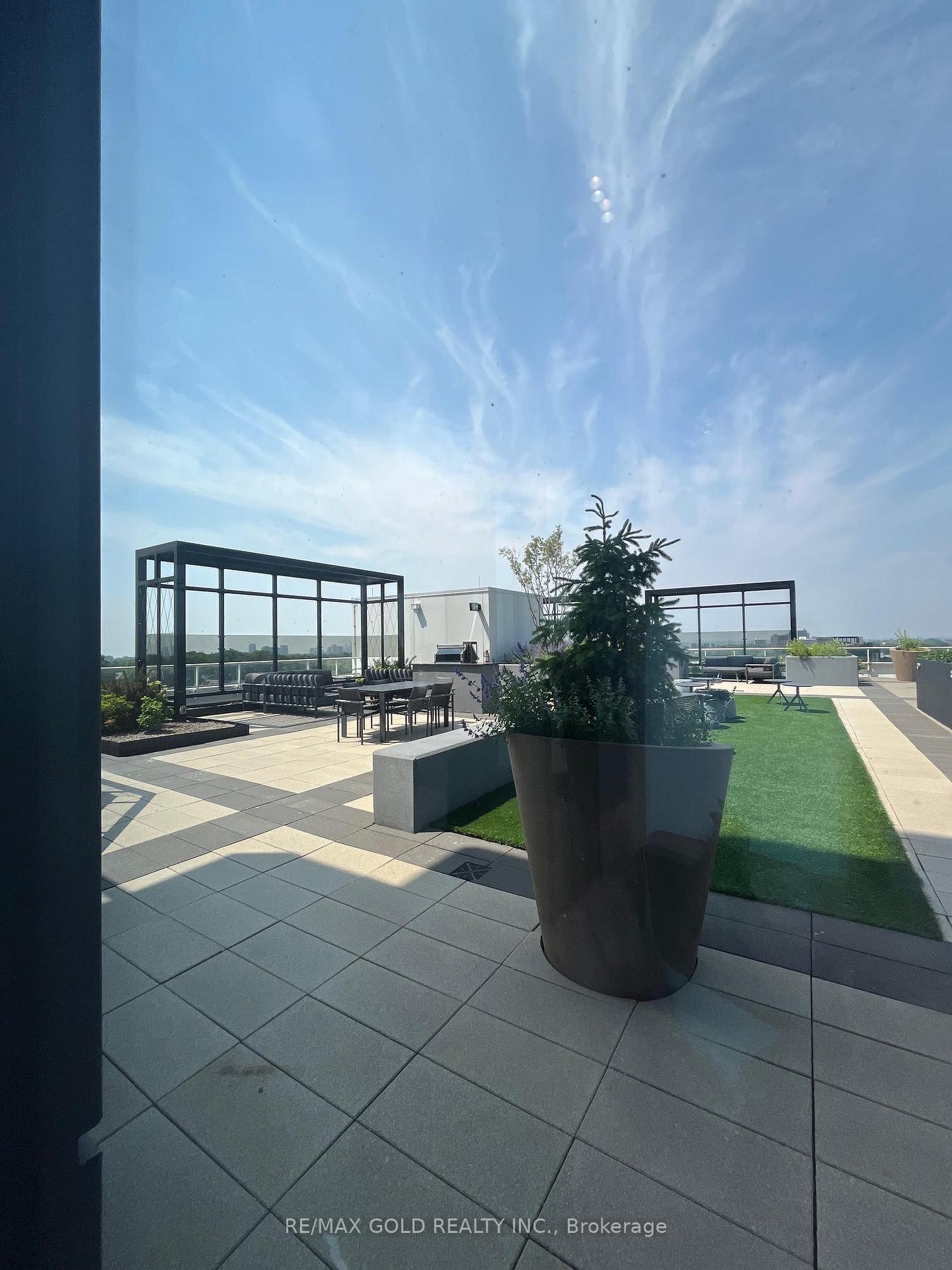 Photo 37 of Unit 216, 2020 Bathurst Street, Toronto, Humewood-Cedarvale — HOMEH