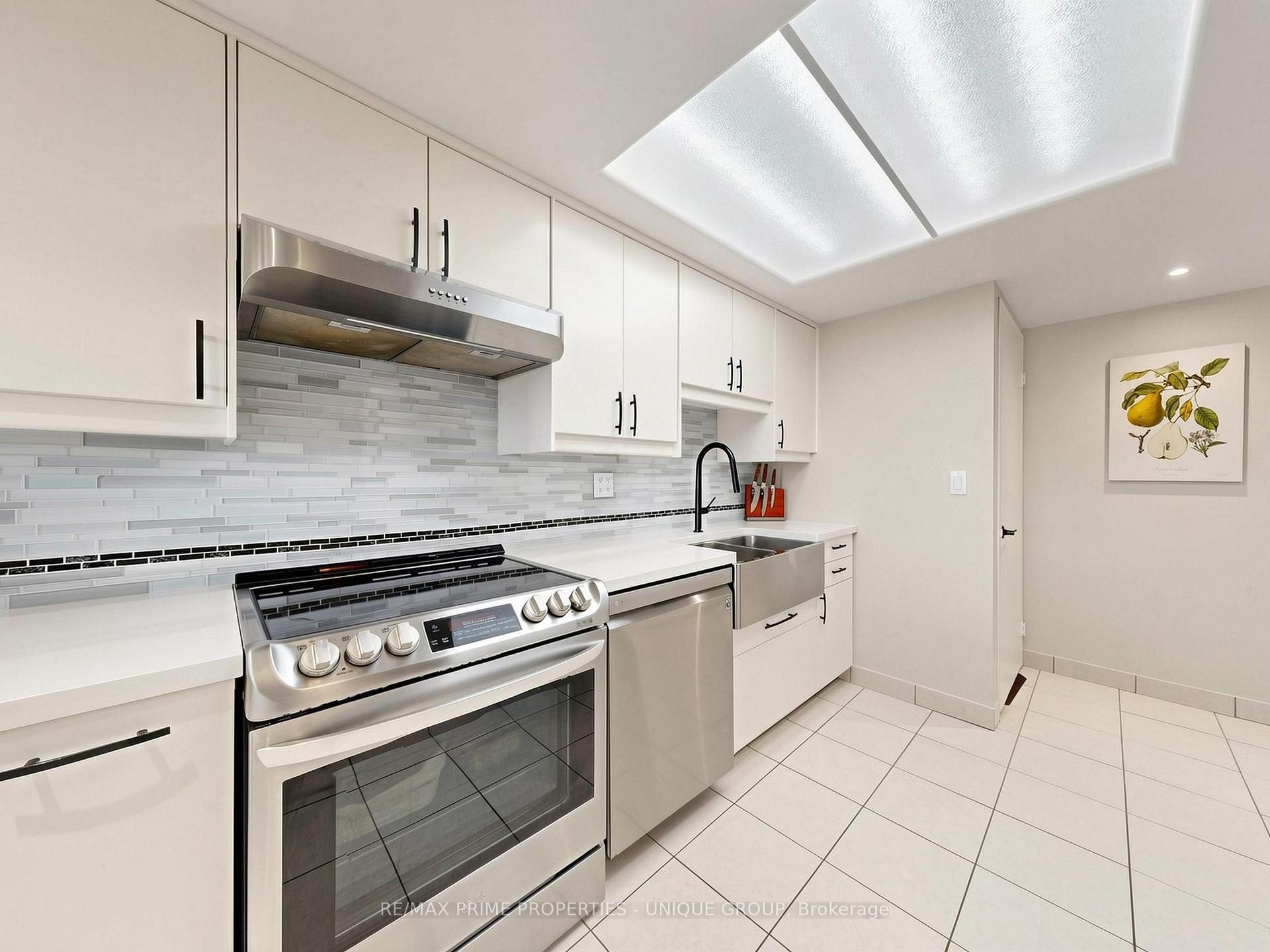 Photo 12 of Unit Ph12, 2460 Eglinton Avenue E, Scarborough, Eglinton East — HOMEH