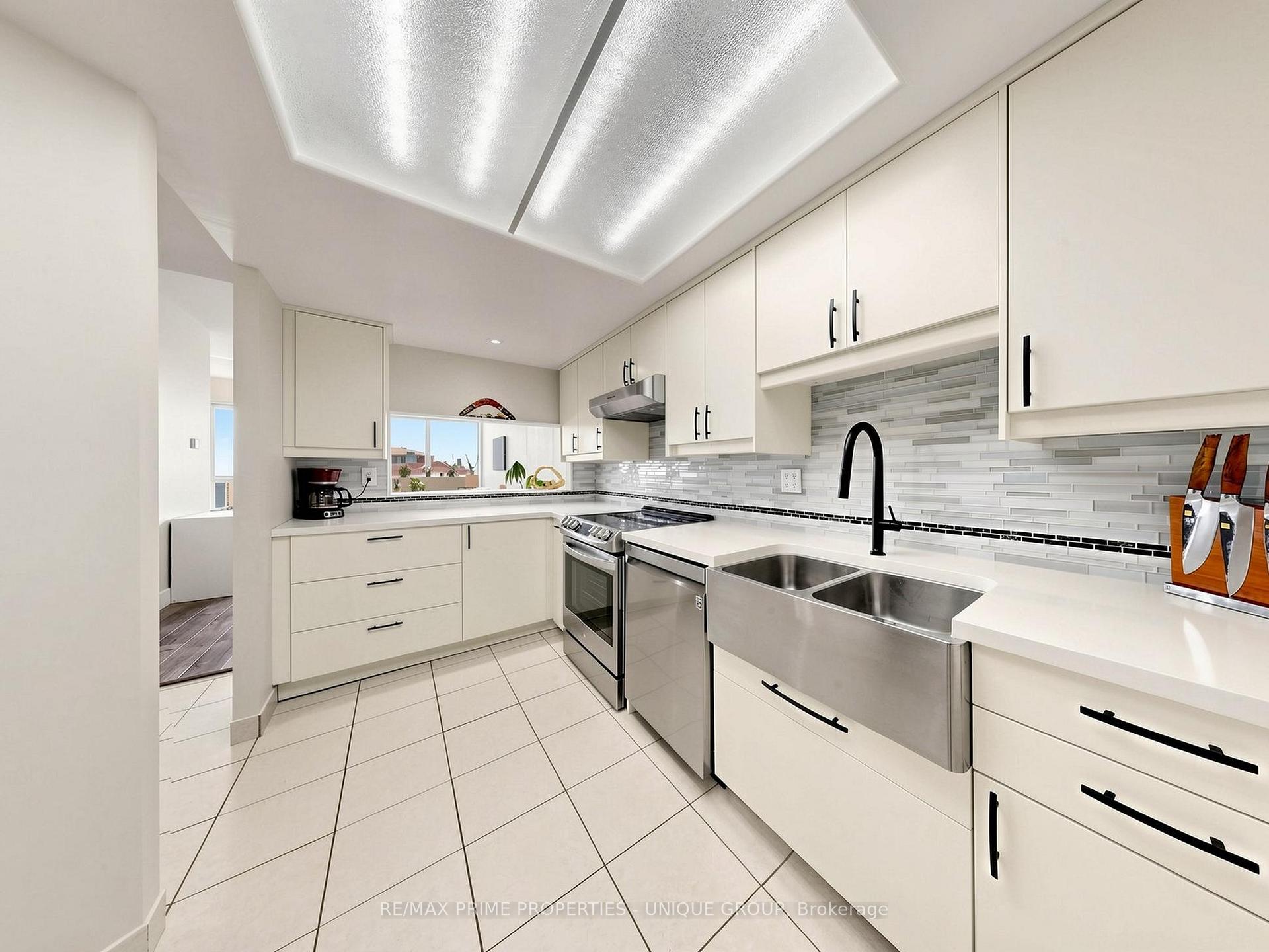 Photo 13 of Unit Ph12, 2460 Eglinton Avenue E, Scarborough, Eglinton East — HOMEH