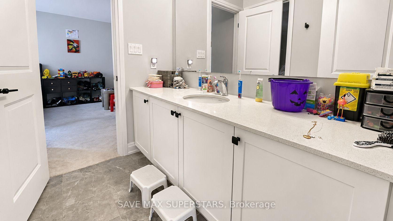 Photo 46 of 4 Sweet Cicely Street, Springwater, Midhurst — HOMEH