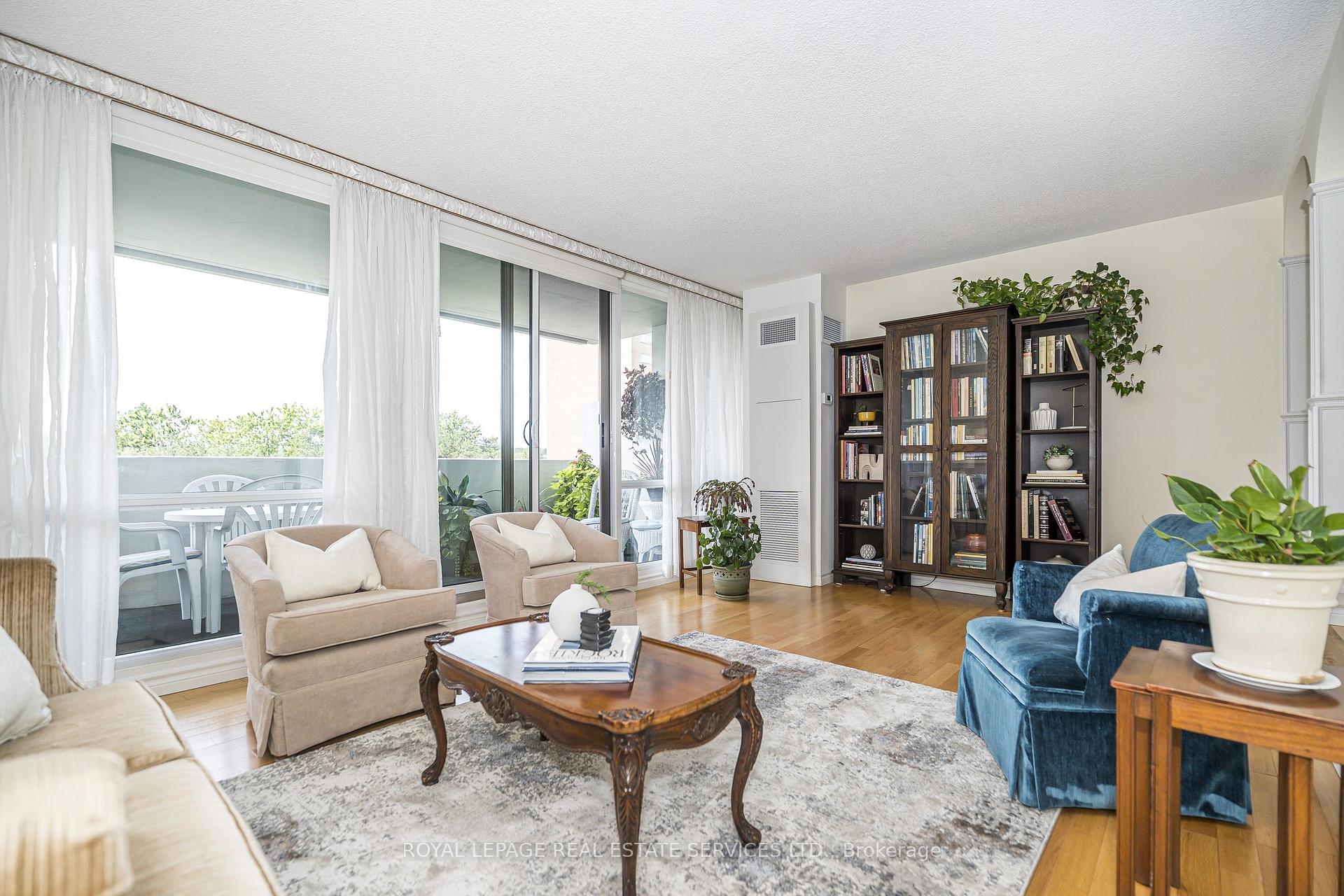 Photo 2 of Unit 513, 250 Scarlett Road, Toronto, Rockcliffe-Smythe — HOMEH