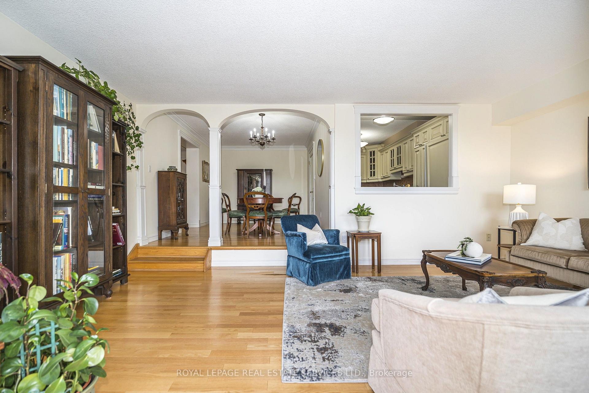 Photo 6 of Unit 513, 250 Scarlett Road, Toronto, Rockcliffe-Smythe — HOMEH