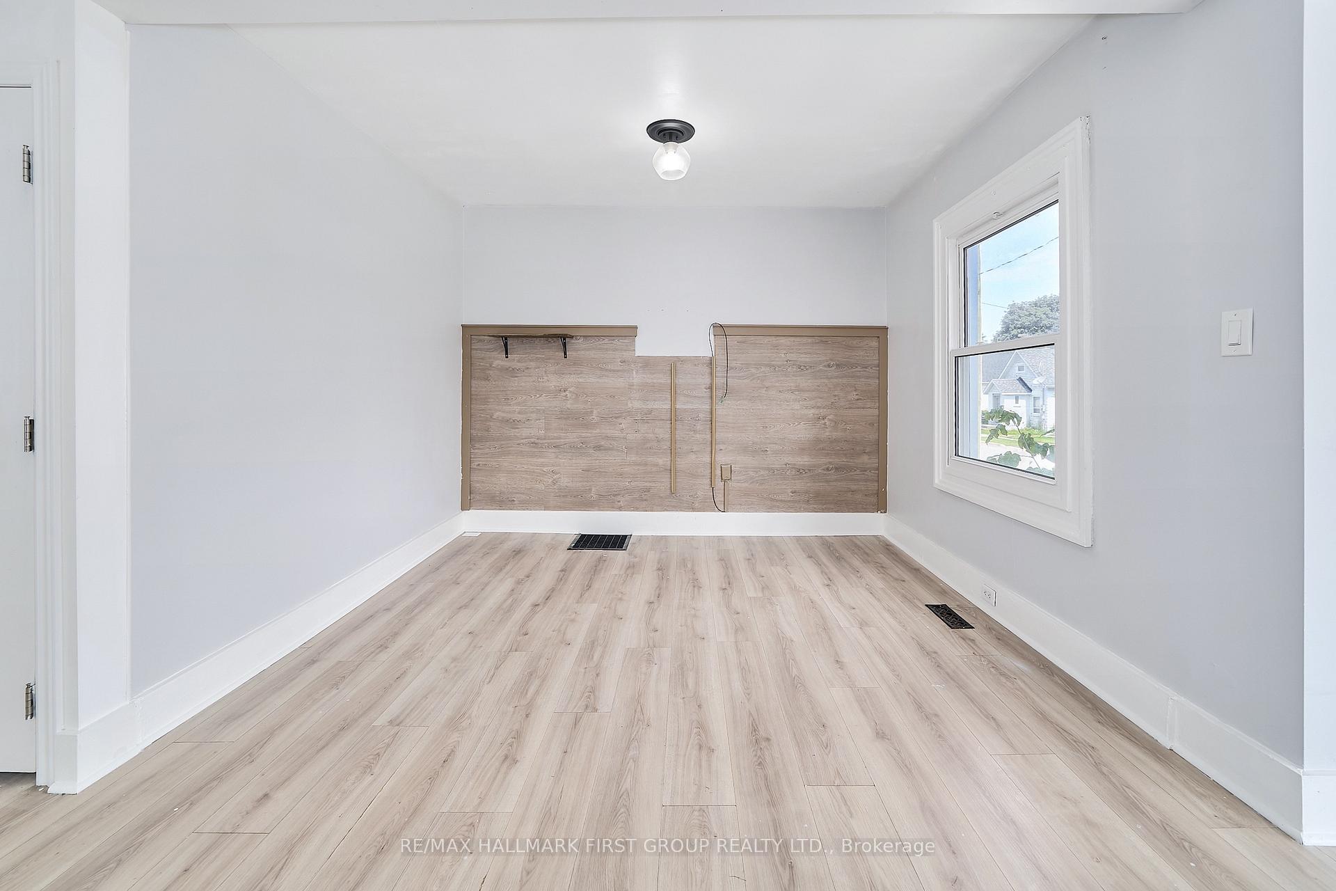 Photo 10 of 314 Nassau Street, Oshawa, Vanier — HOMEH
