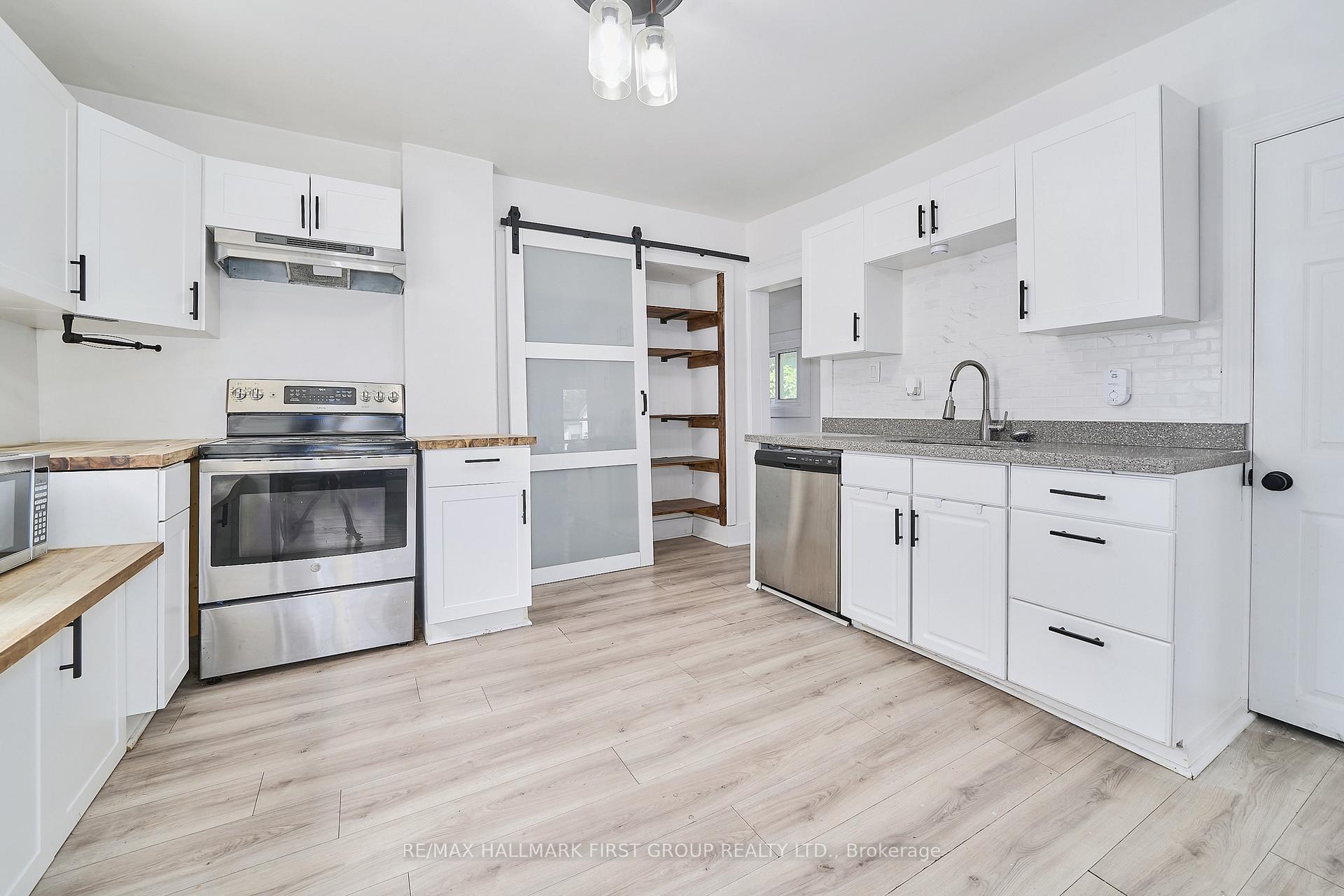 Photo 16 of 314 Nassau Street, Oshawa, Vanier — HOMEH