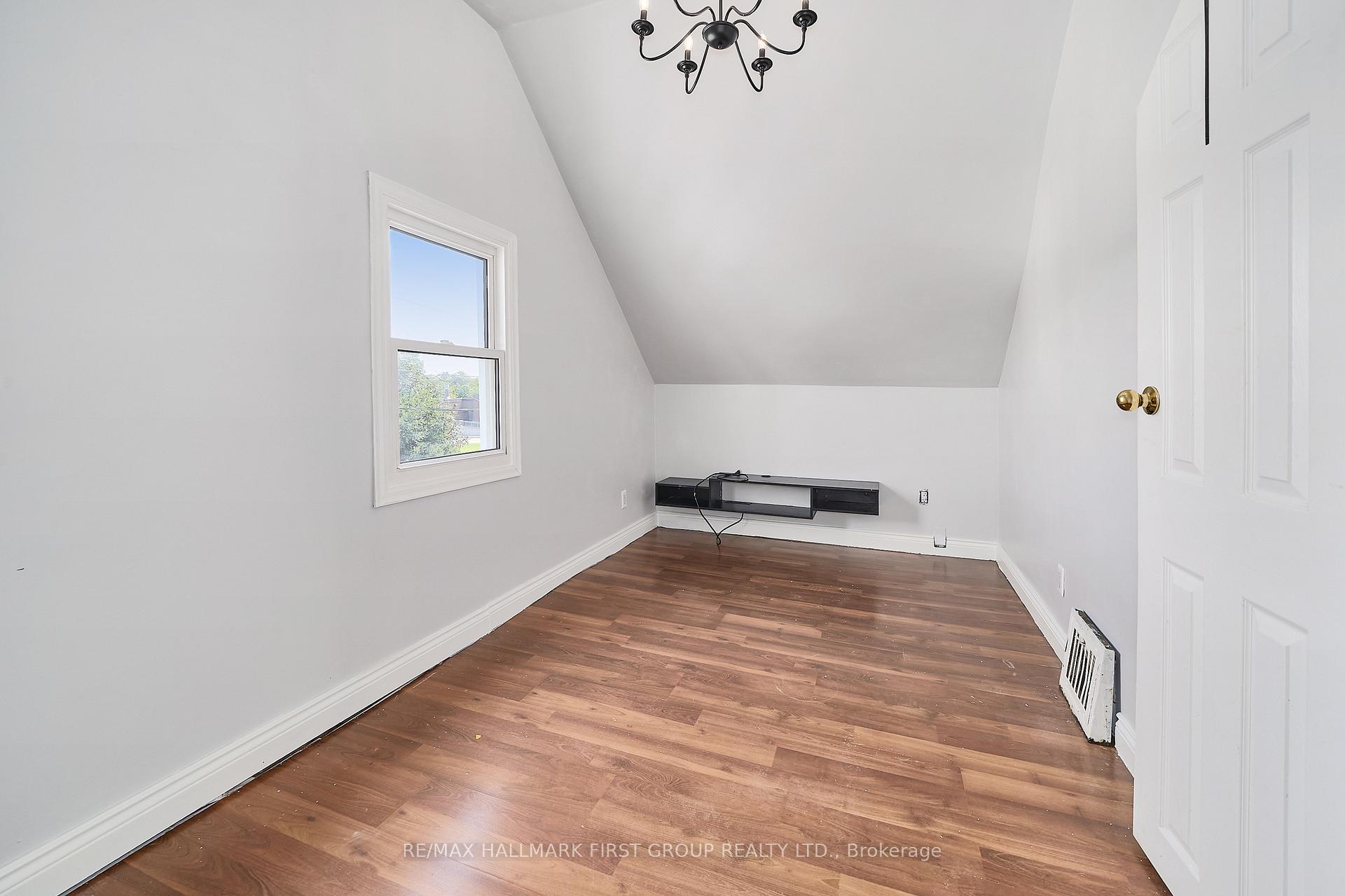Photo 27 of 314 Nassau Street, Oshawa, Vanier — HOMEH