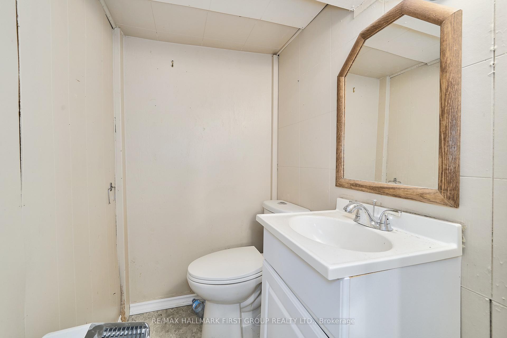 Photo 33 of 314 Nassau Street, Oshawa, Vanier — HOMEH