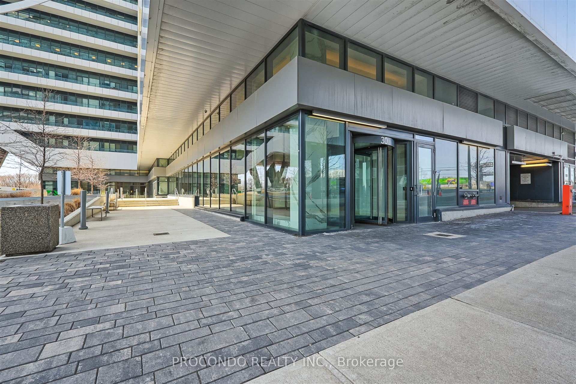 Photo 3 of Unit 434, 30 Shore Breeze Drive, Etobicoke, Mimico — HOMEH