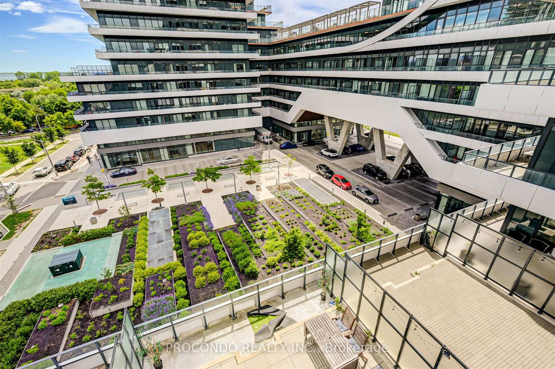 Photo 4 of Unit 434, 30 Shore Breeze Drive, Etobicoke, Mimico — HOMEH