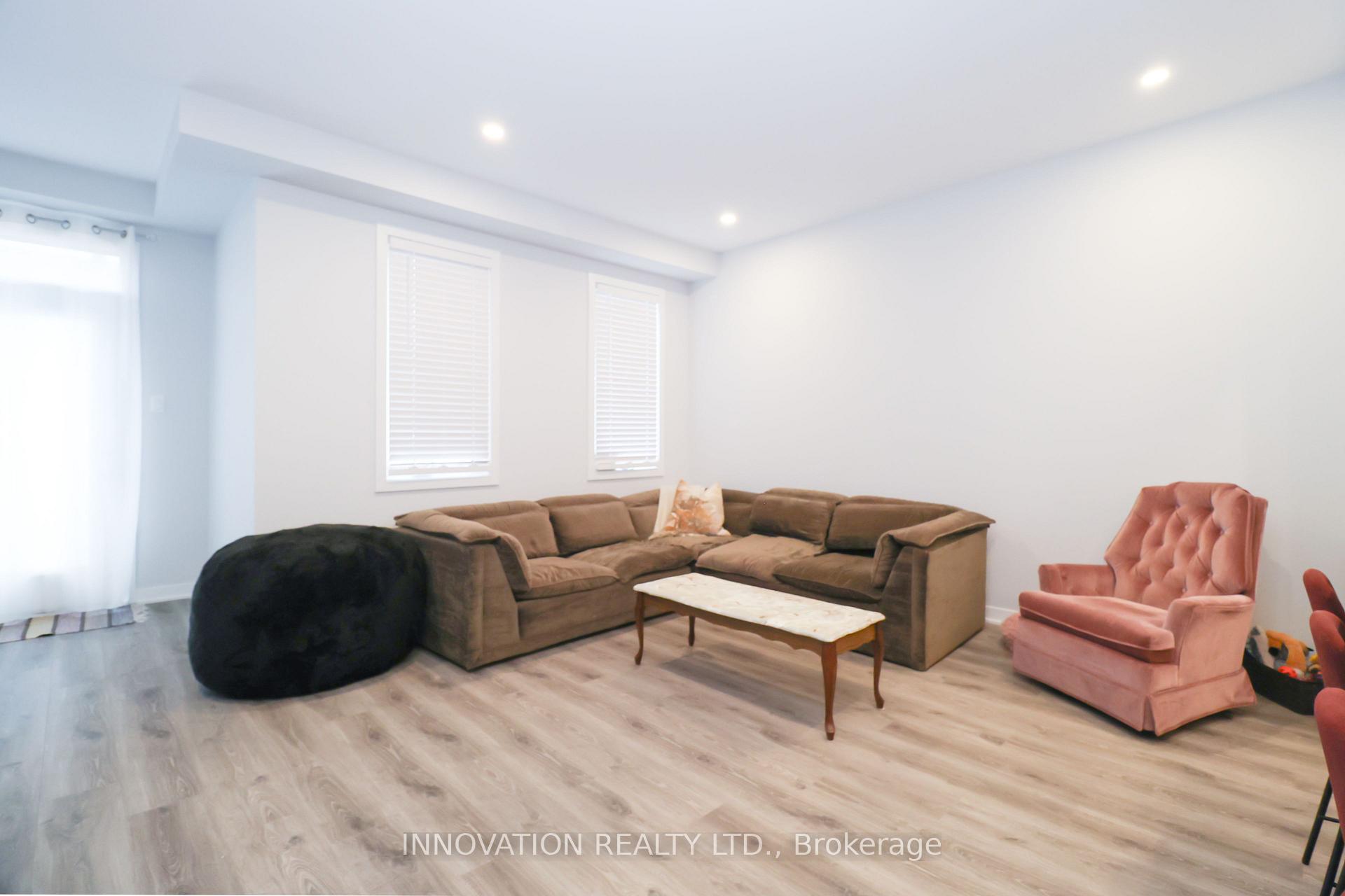 Photo 17 of 36 Stitch Mews, Ottawa, Goulbourn Twp From Franktown Rd/South To Rideau — HOMEH