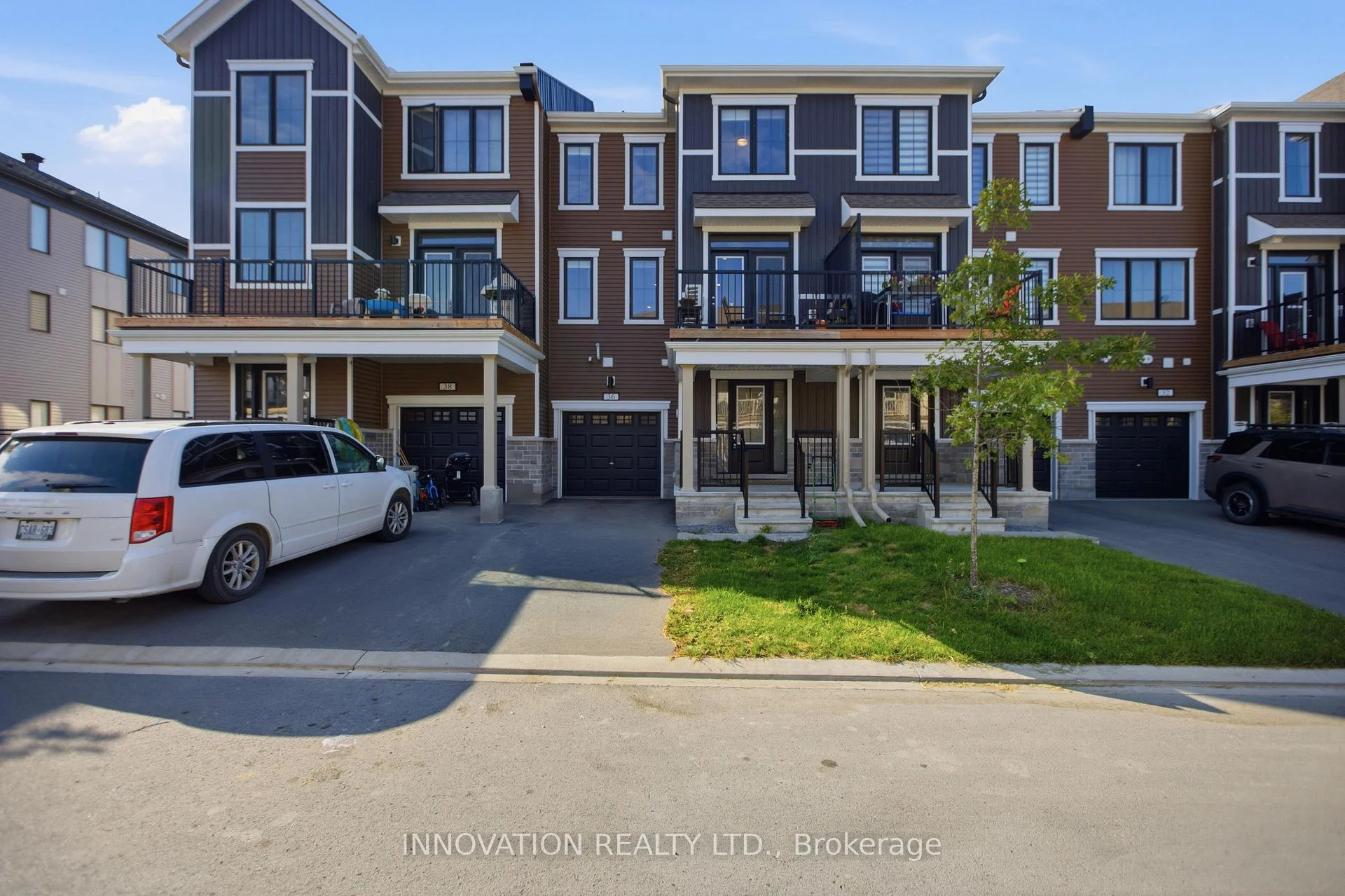Photo 1 of 36 Stitch Mews, Ottawa, Goulbourn Twp From Franktown Rd/South To Rideau — HOMEH