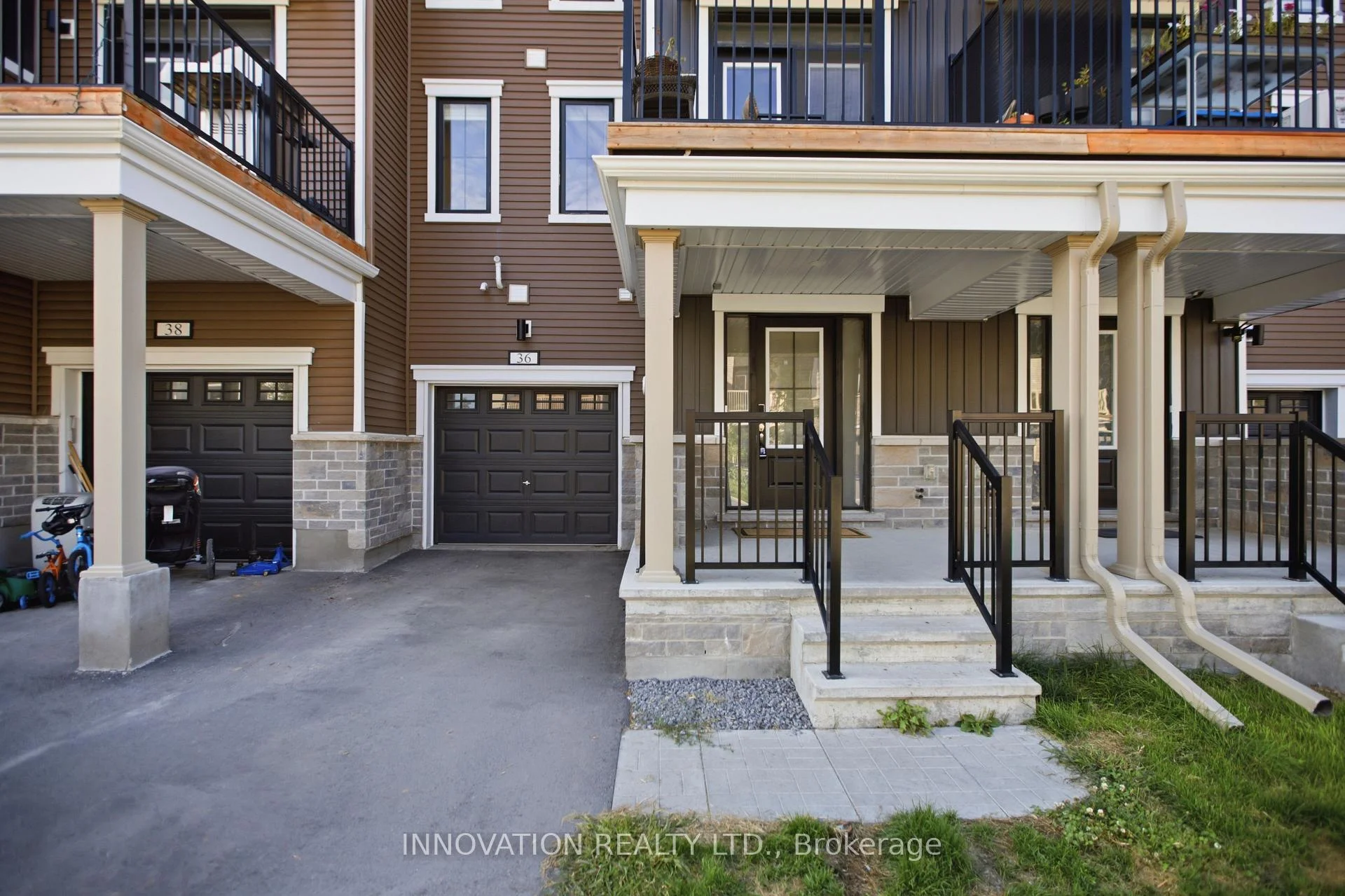Photo 6 of 36 Stitch Mews, Ottawa, Goulbourn Twp From Franktown Rd/South To Rideau — HOMEH