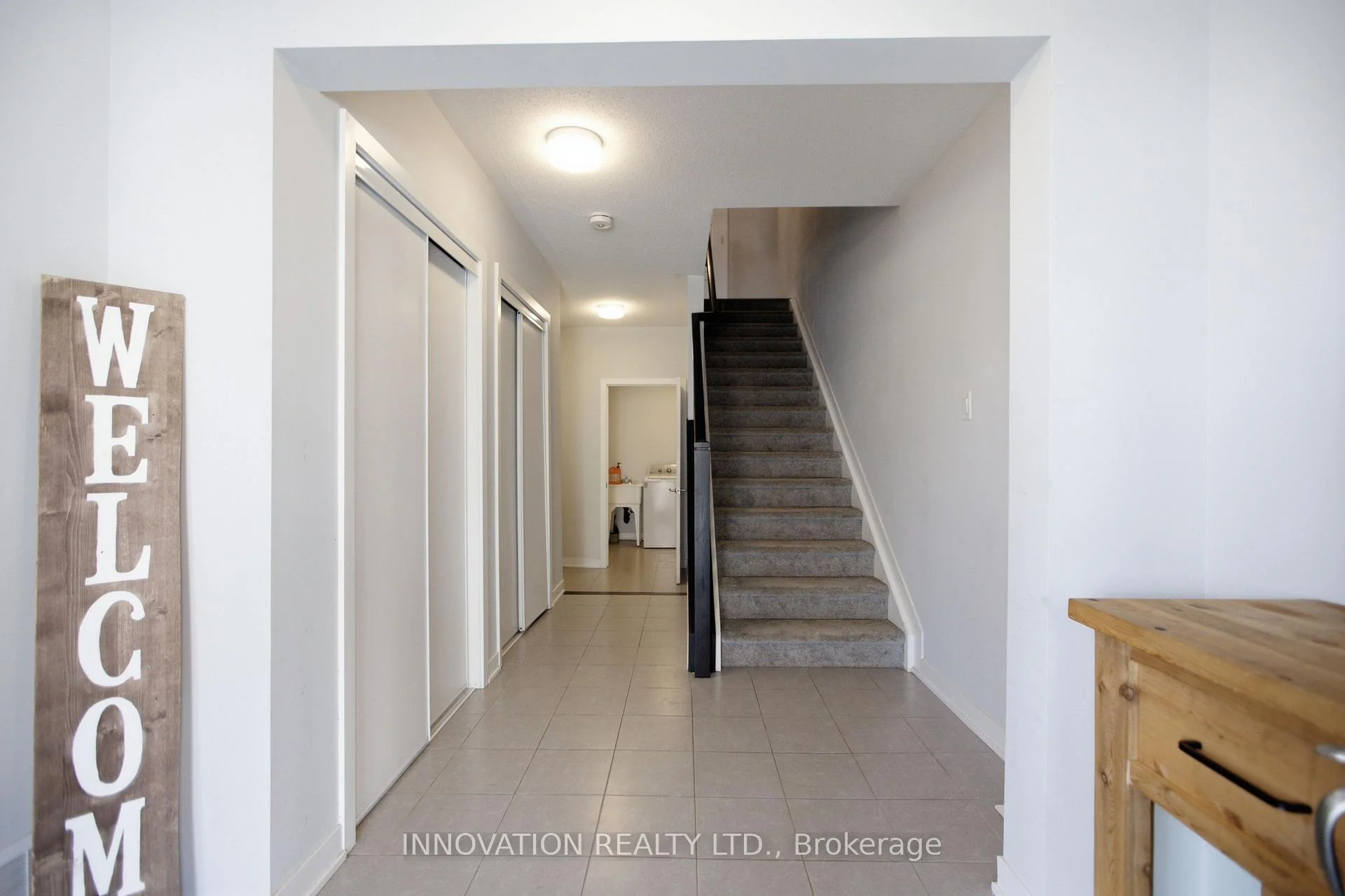 Photo 8 of 36 Stitch Mews, Ottawa, Goulbourn Twp From Franktown Rd/South To Rideau — HOMEH