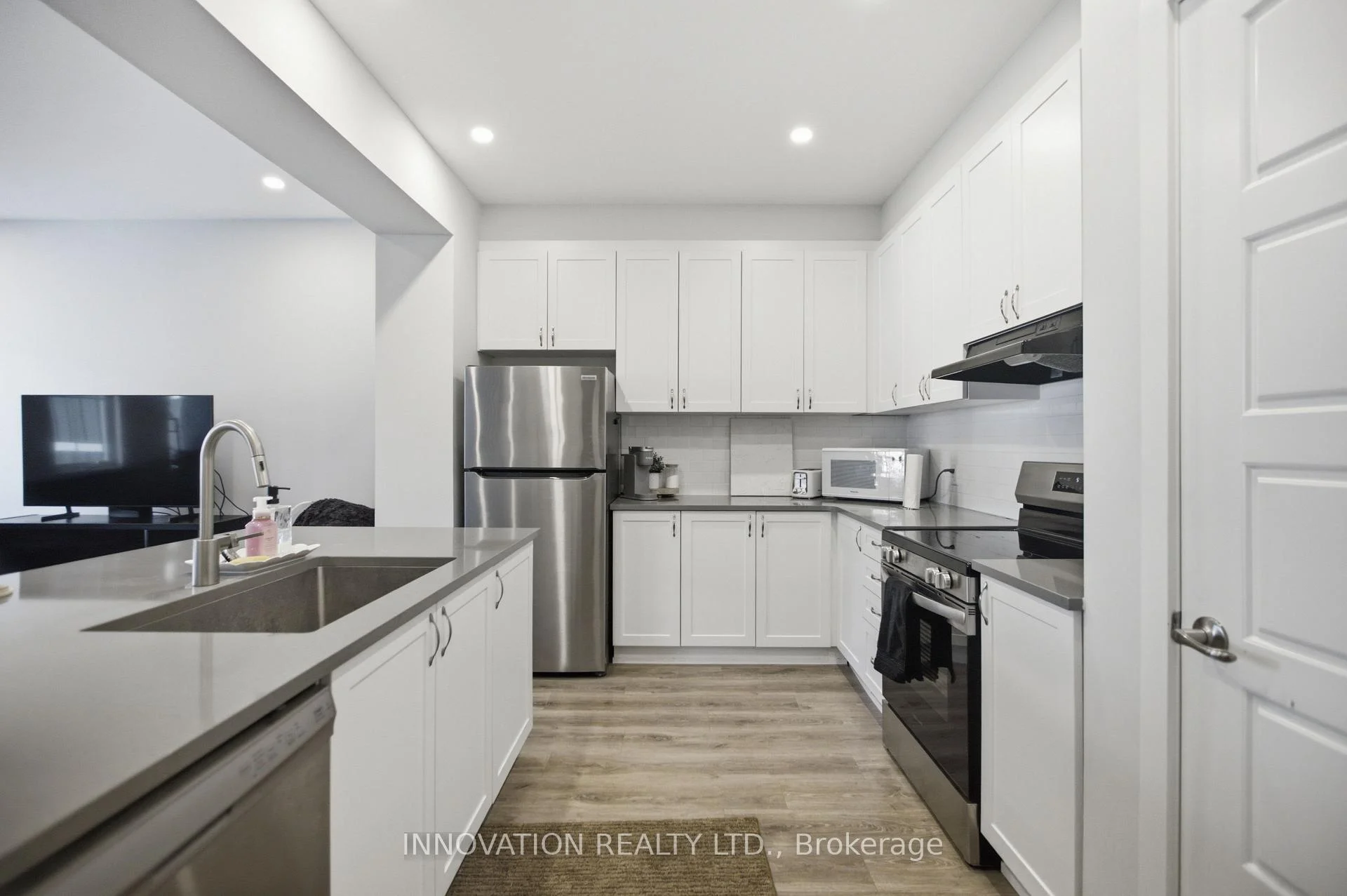 Photo 22 of 36 Stitch Mews, Ottawa, Goulbourn Twp From Franktown Rd/South To Rideau — HOMEH