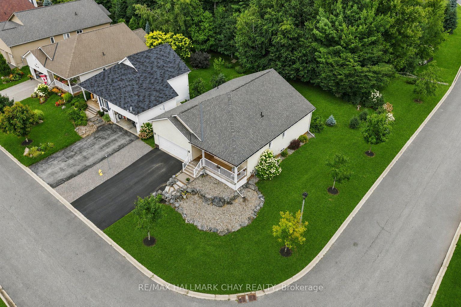 Photo 4 of 156 Pineridge Gate, Gravenhurst, Wood (Gravenhurst) — HOMEH