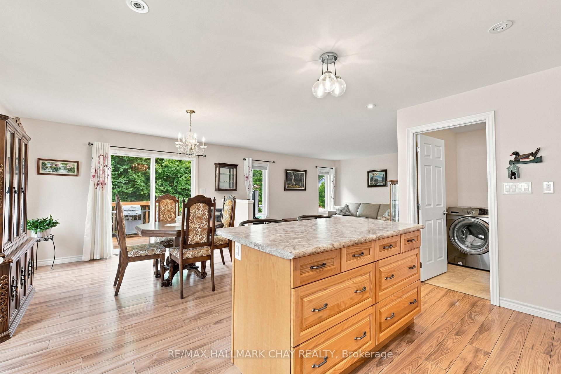 Photo 12 of 156 Pineridge Gate, Gravenhurst, Wood (Gravenhurst) — HOMEH