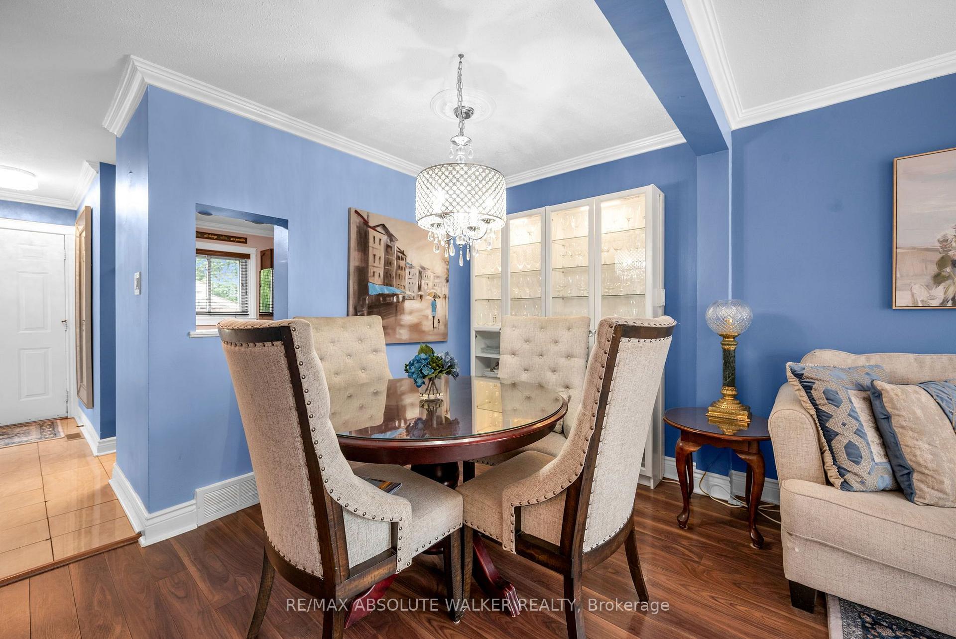 Photo 9 of 1752 Stonehenge Crescent, Ottawa, Pineview — HOMEH