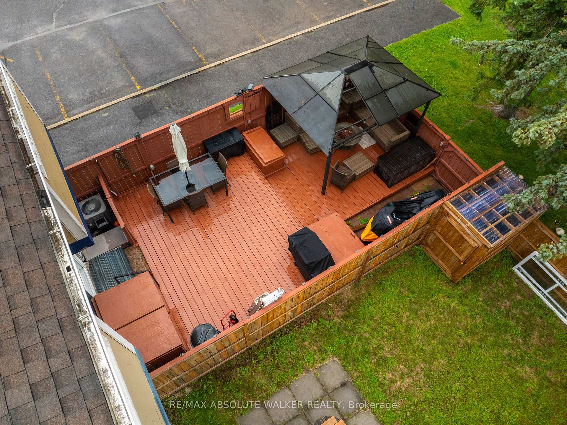 Photo 29 of 1752 Stonehenge Crescent, Ottawa, Pineview — HOMEH