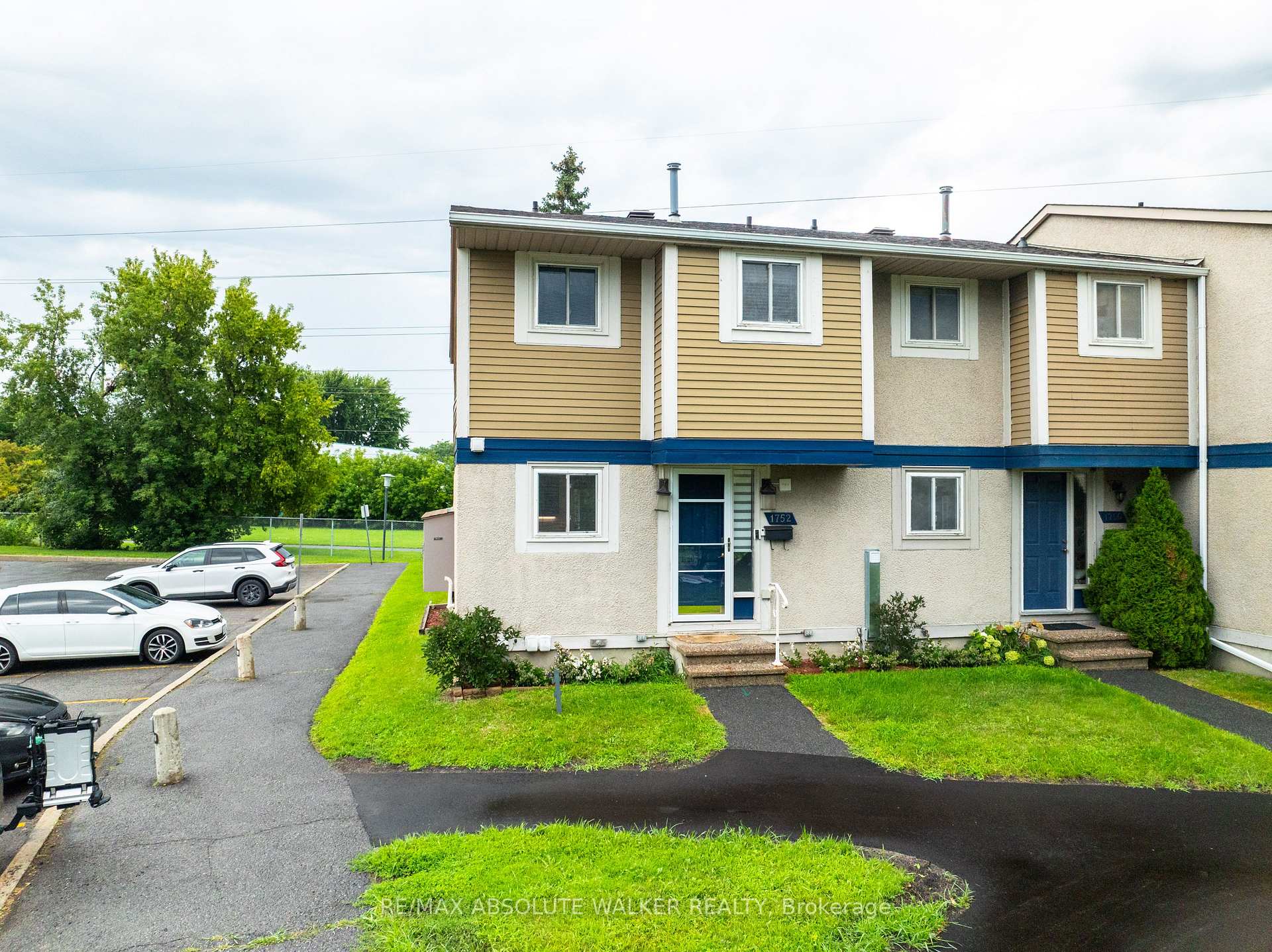 Photo 30 of 1752 Stonehenge Crescent, Ottawa, Pineview — HOMEH