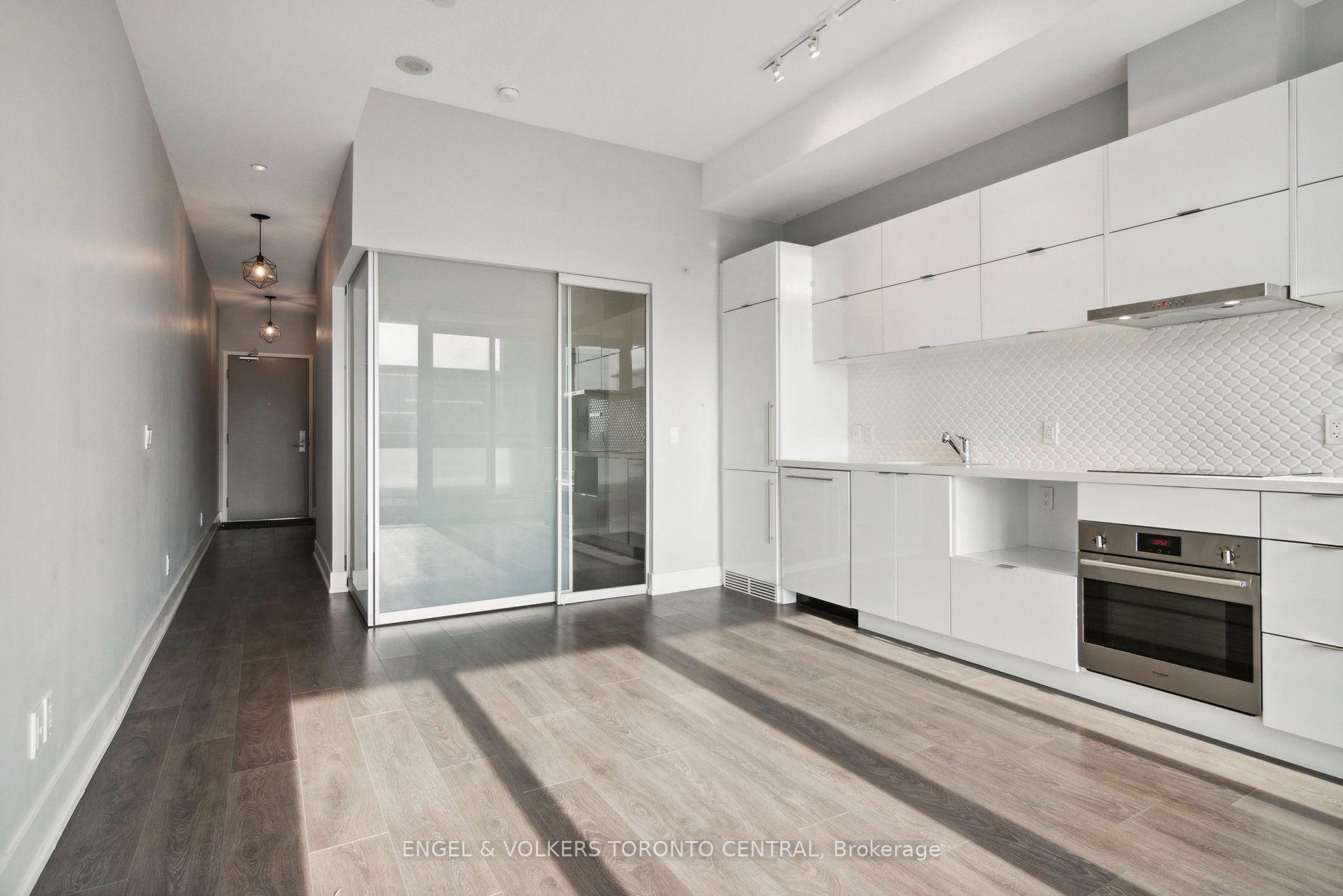Photo 6 of Unit 401, 180 Enterprise Boulevard, Markham, Unionville — HOMEH