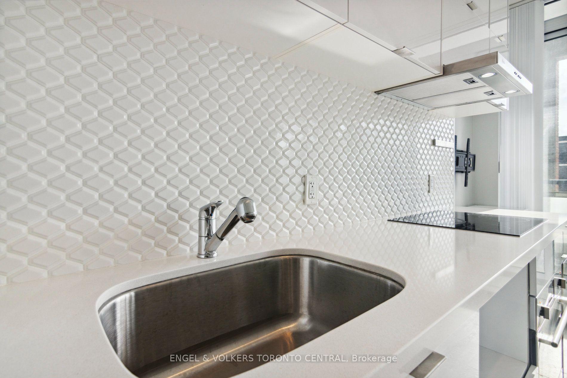 Photo 15 of Unit 401, 180 Enterprise Boulevard, Markham, Unionville — HOMEH