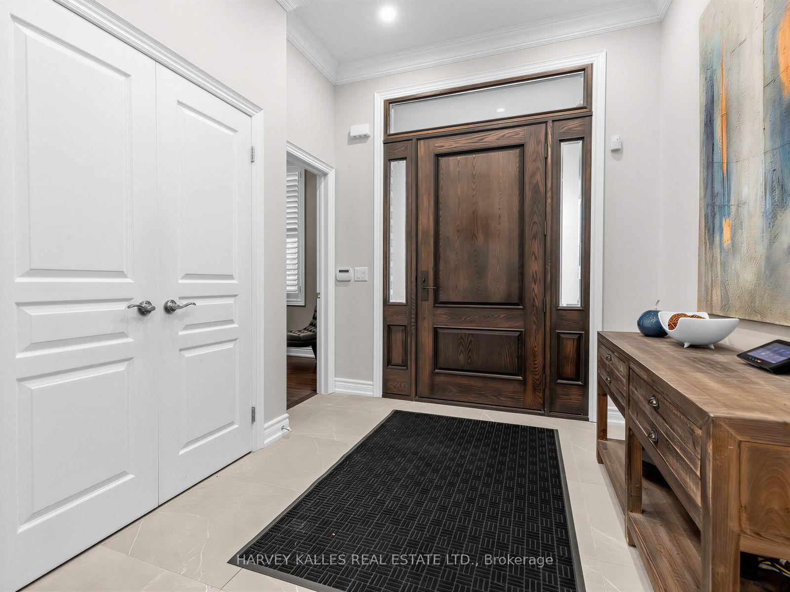 Photo 4 of 40 Altus Park Drive, Vaughan, Patterson — HOMEH
