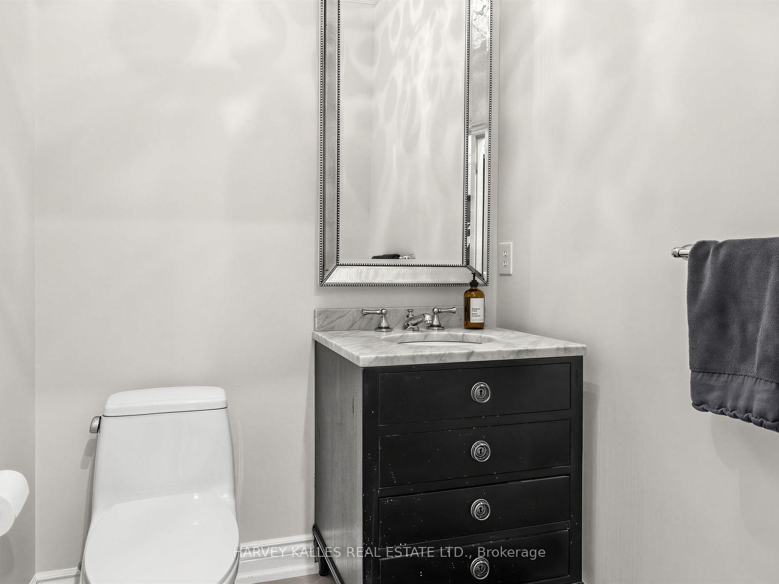 Photo 18 of 40 Altus Park Drive, Vaughan, Patterson — HOMEH