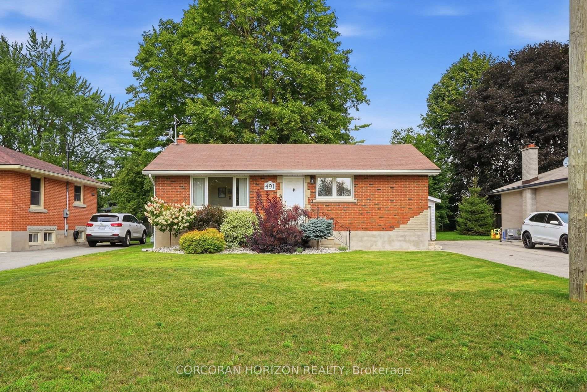 Photo 2 of 491 St George Street E, Centre Wellington, Fergus — HOMEH
