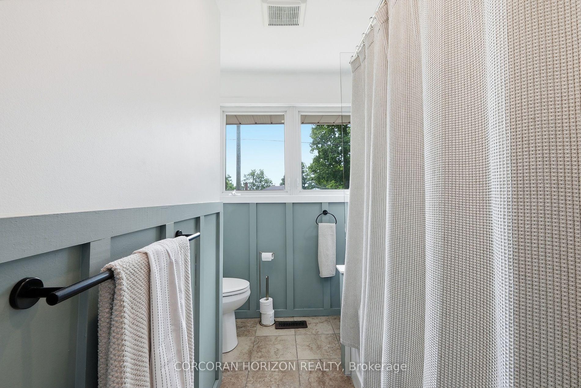 Photo 22 of 491 St George Street E, Centre Wellington, Fergus — HOMEH