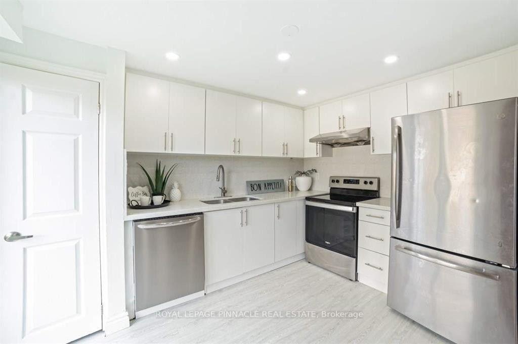 Photo 1 of 733 Parkview Crescent, Cambridge, Preston Heights — HOMEH